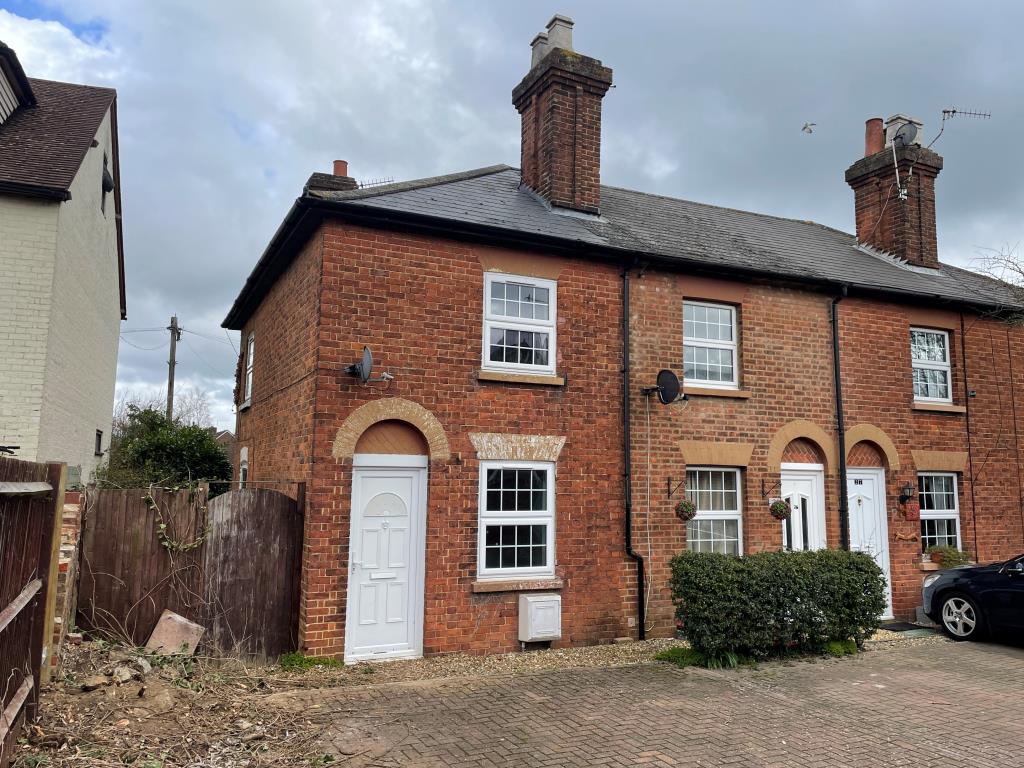 Lot: 42 - TWO-BEDROOM HOUSE FOR IMPROVEMENT -
